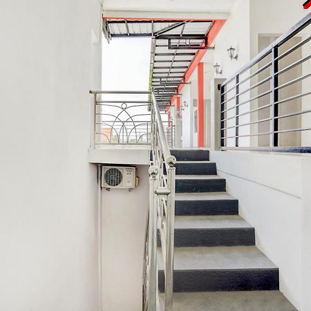 Super Oyo 3702 Homestay Bougenville Syariah Lamongan Exterior foto